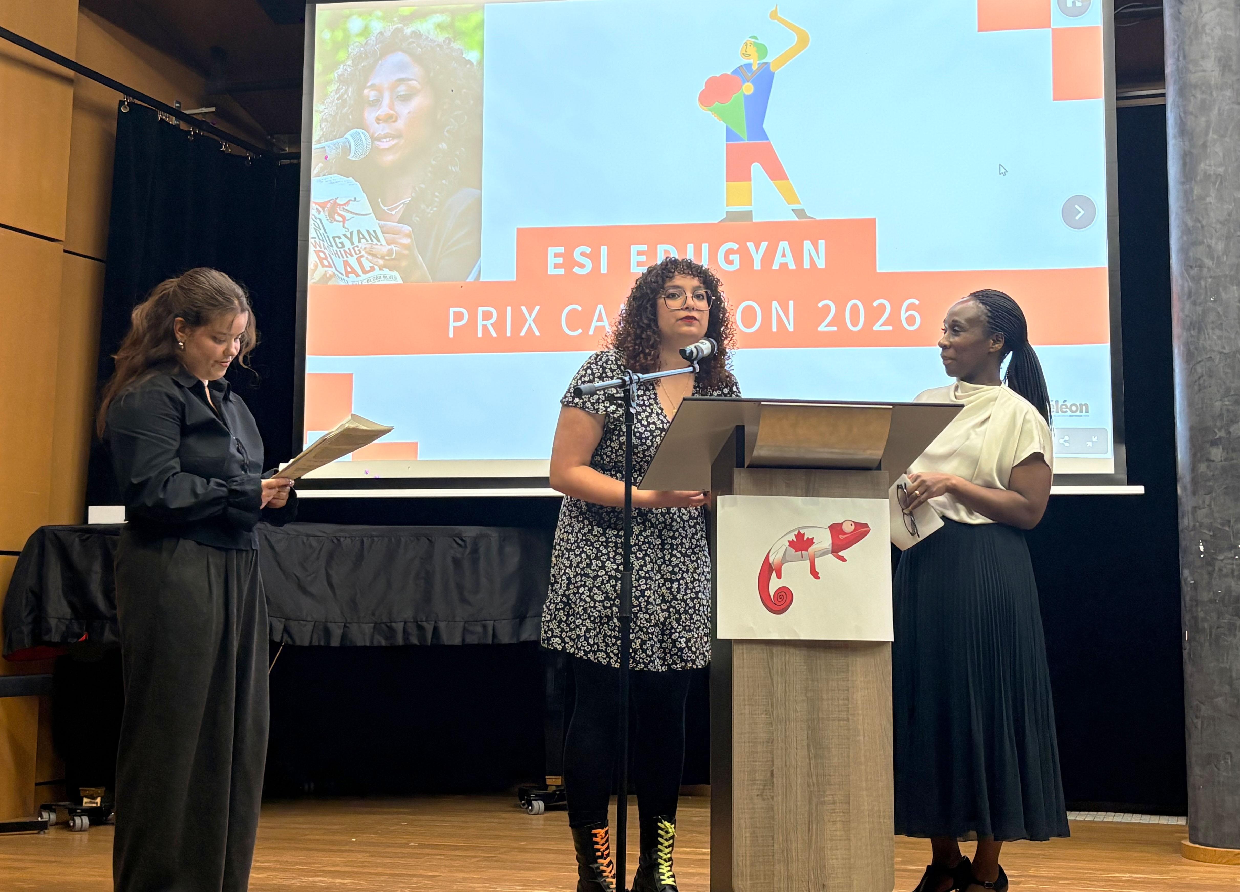 esi edugyan + deux étudiantes